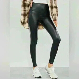 Aritzia  Wilfred Free Vegan Leather Leggings Black High Rise Lined Skinny Size S